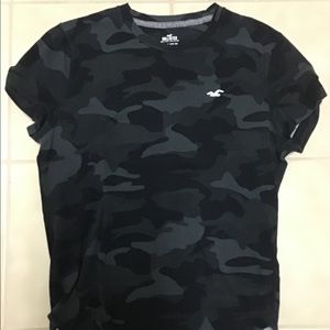 Hollister T-shirt for men small size
